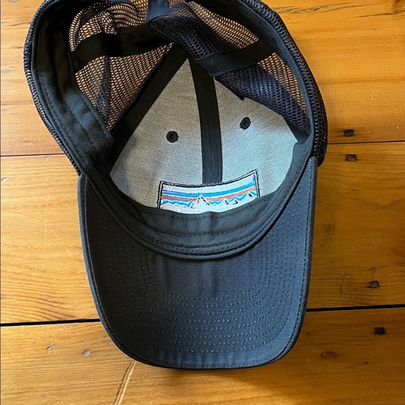 PATAGONIA P6 Logo Patch Trucker Hat Snap Back Mesh Mens Unisex Gray Black - Picture 5 of 6